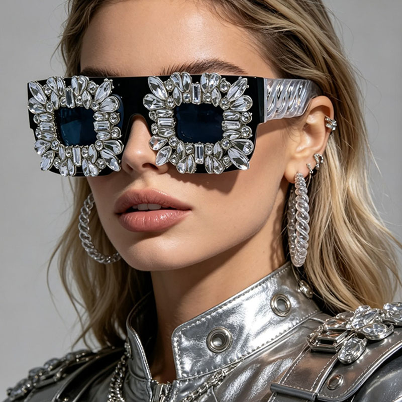 نظارات مربعة مرصعة بالكريستال  - مراجعة Sunglass Retainer Cord وسعره